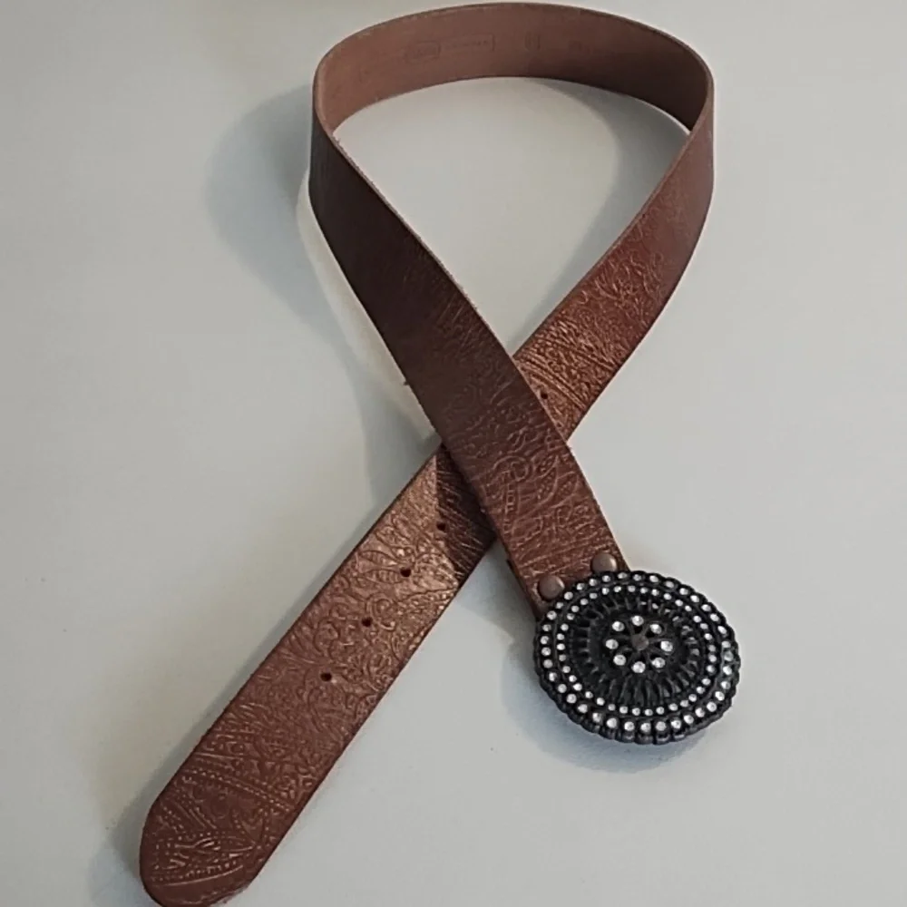 Brown Tooled Leather Belt with Coppery Metal Buckle With Rhinstones